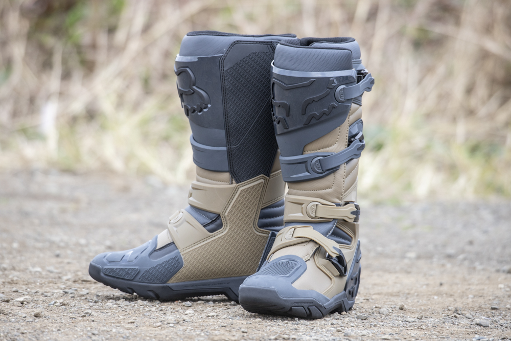 FOX オフロードブーツにおける価格、プロテクション、操作性の関係