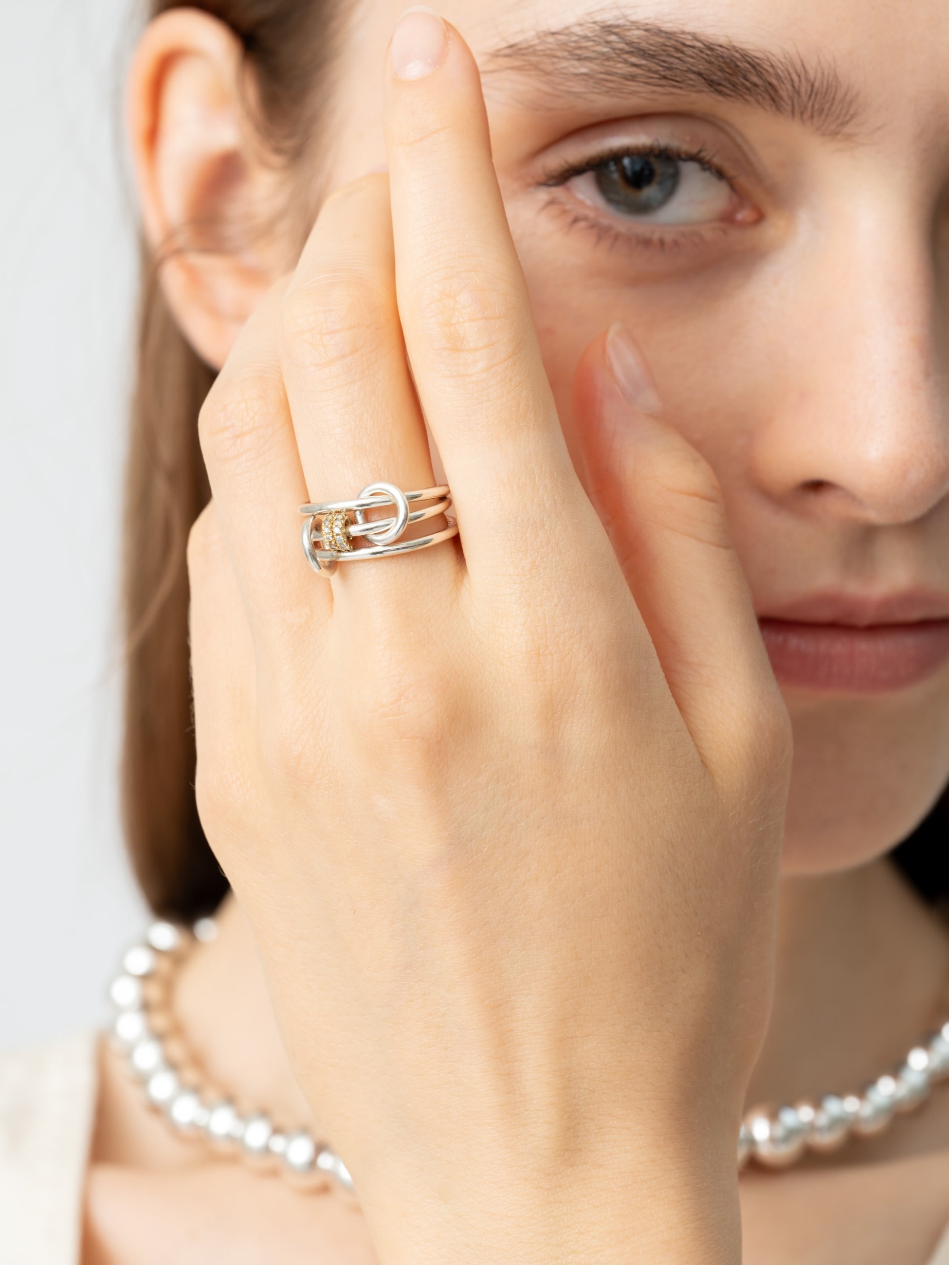 アカシア SG グリ リング｜Spinelli Kilcollin(スピネリキルコリン