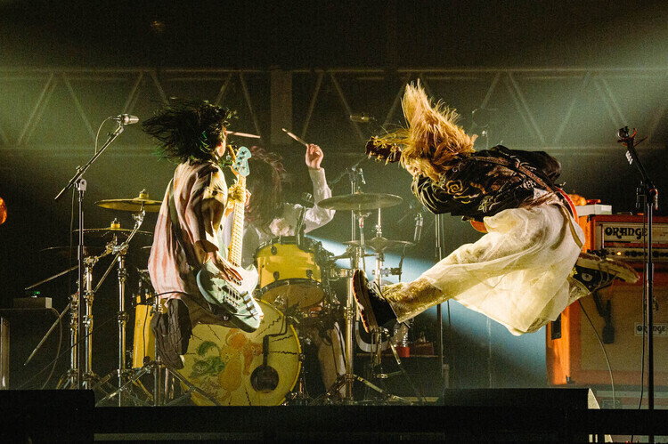 Hump Back、永遠の愛とロックンロールを誓った「“打上披露宴” at 日本