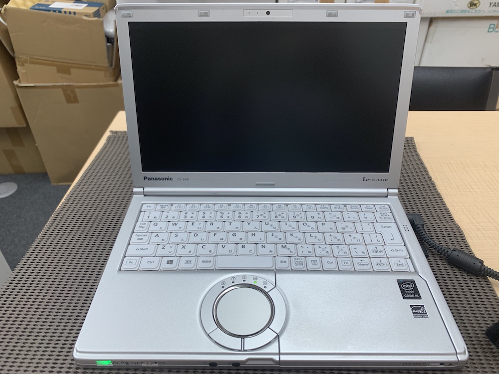 レッツノート SX4 電源が入っても画面が真っ暗のまま 修理しました