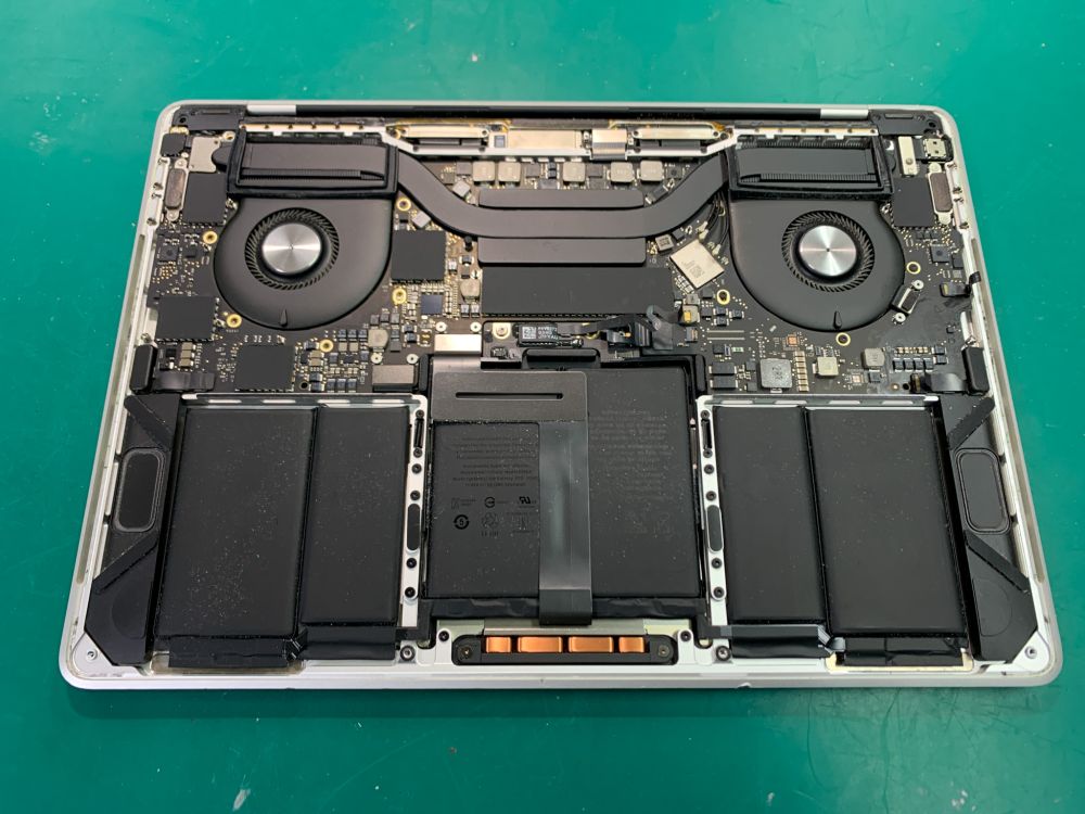 MacBook Pro (13インチ, 2019) 修理事例｜ロジックボード故障を解決し