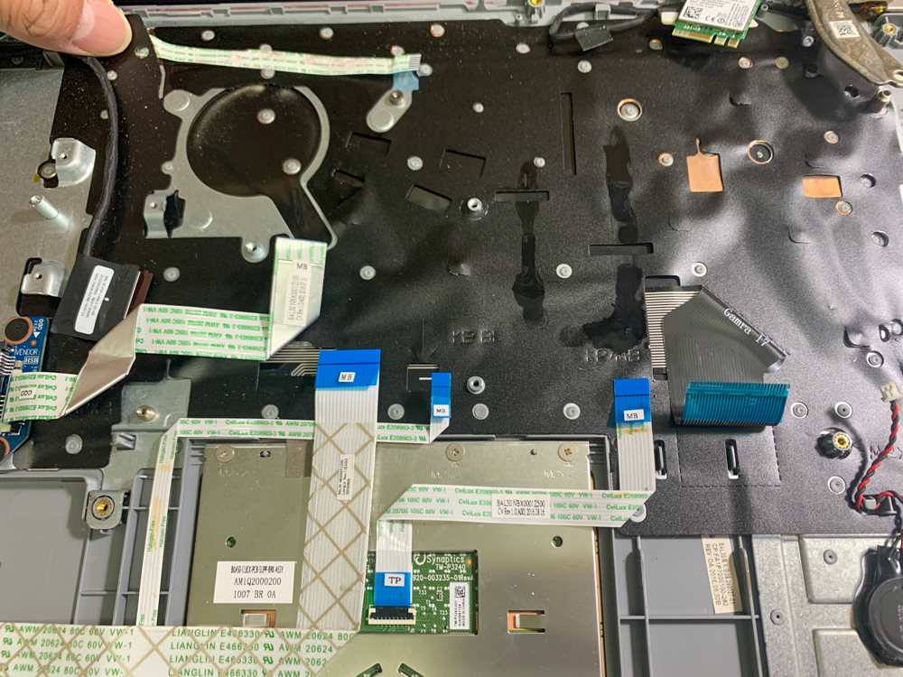 水没で電源が入らないPCを洗浄で復活修理しました。 - パソコン修理