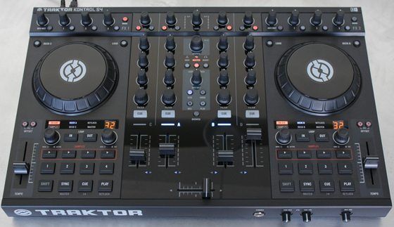 TRAKTOR KONTROL S4 MK1