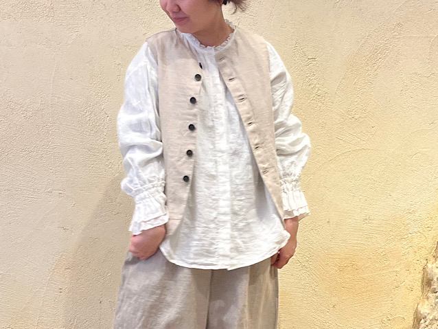 フリルのブラウスとワンピース*** | 岡山店 | nest Robe Shop Blog