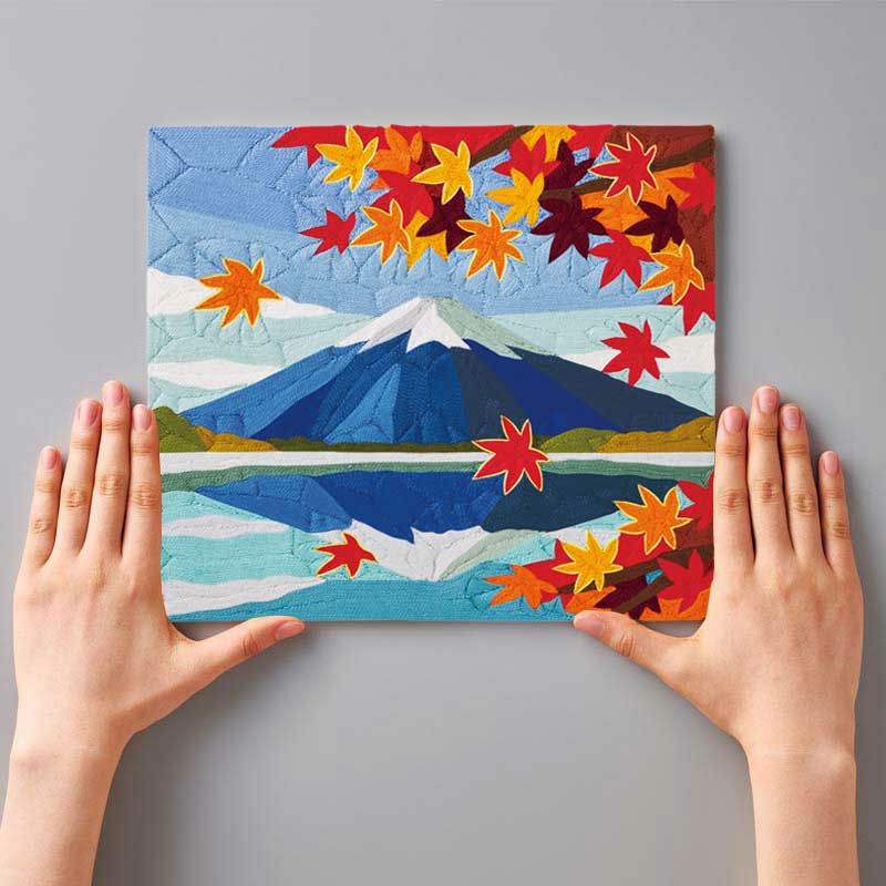 刺繍糸の絵・富士山と紅葉｜株式会社さくらほりきり
