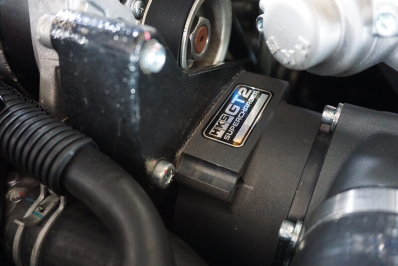 BRZ(ZC6)に HKS GT2スーパーチャージャーの取付け。フラッシュ