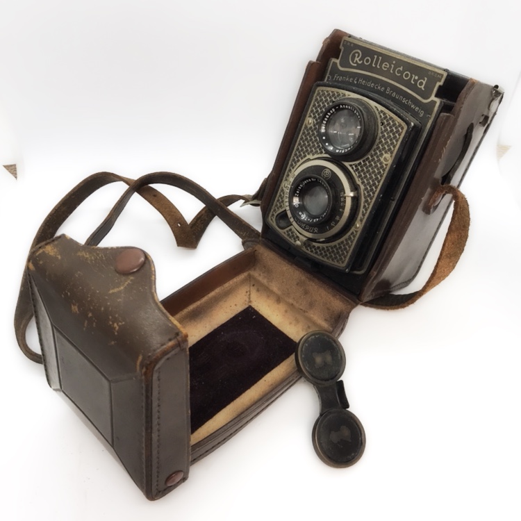ドイツ製 Rolleicord 二眼レフカメラ ローライコードレザーケース付き