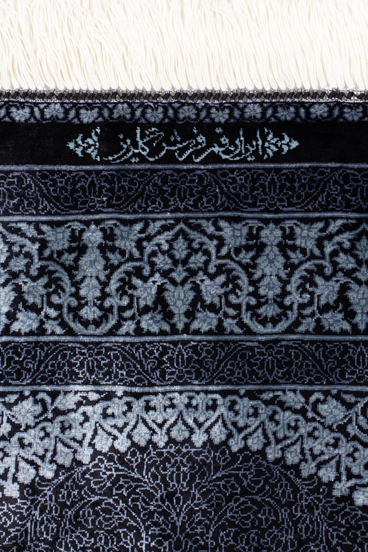 ペルシャ絨毯 クム産 シルク 約81cm x 123cm｜SATHI RUGS