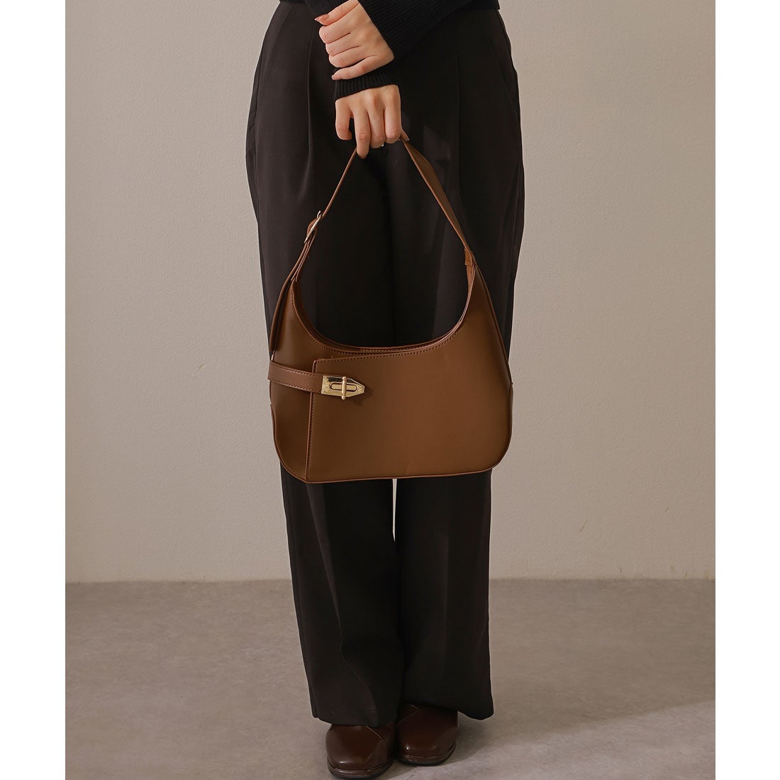 レースレディース Lace Ladies レザー ベルト付き ワンショルダー