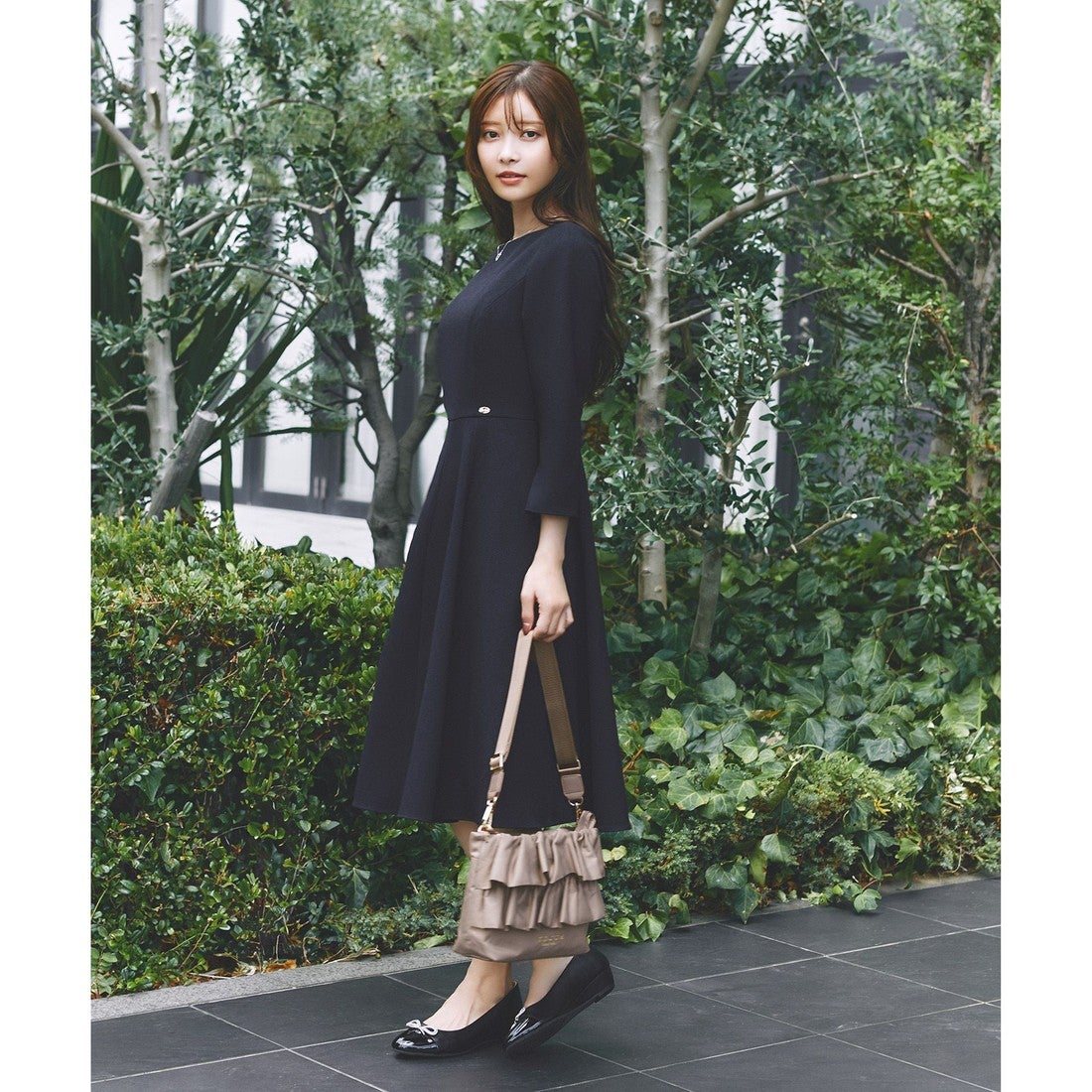 TOCCA FRILL POCHETTE ポシェット （ブラック系） -靴＆ファッション