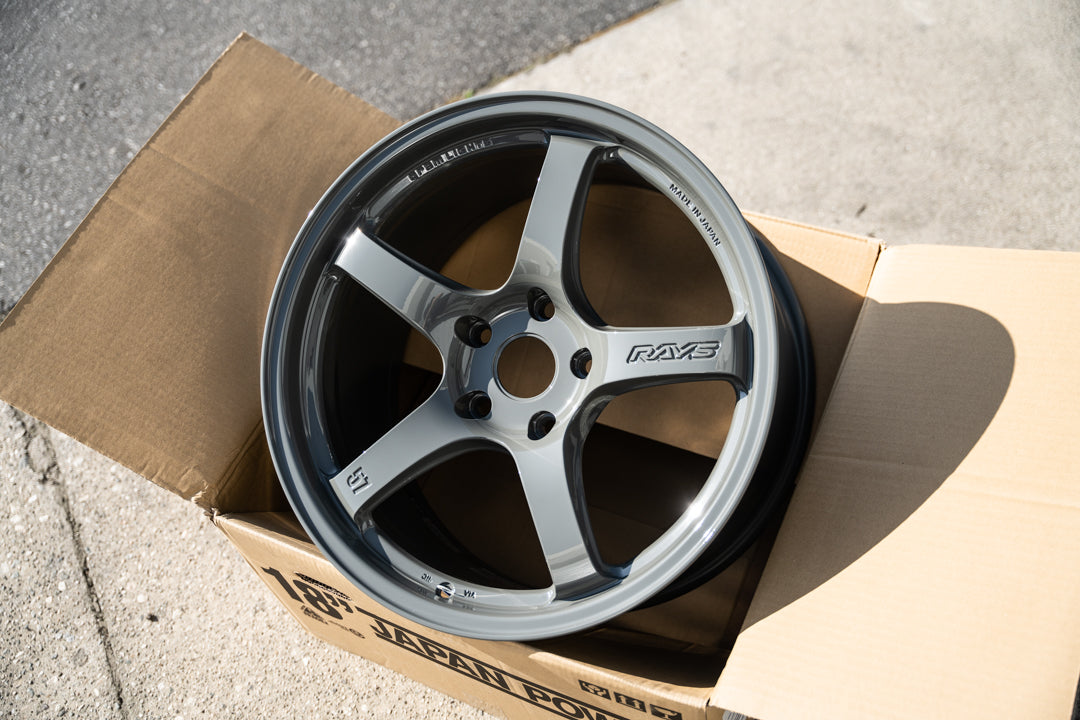 Gram Lights 57CR / 18x9.5 +38 / 5x120 / Arms Gray (AG) – Sensei 6