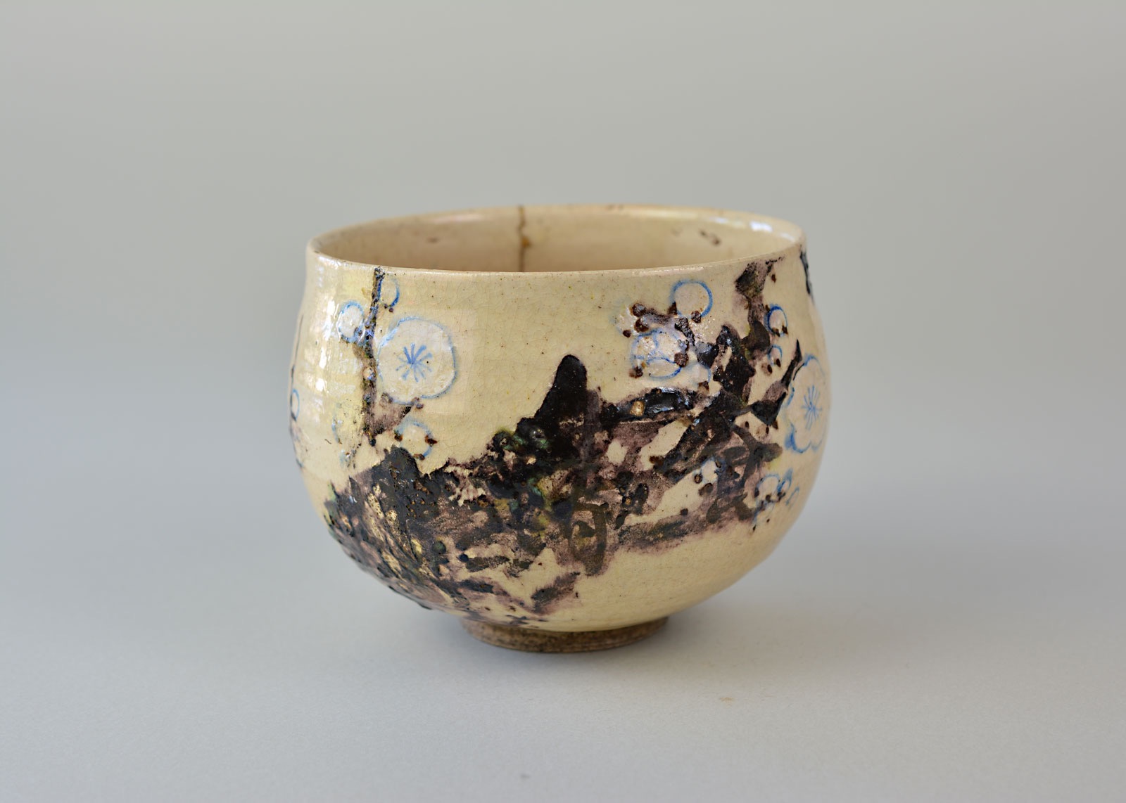 D000008-1950｜三浦 乾也｜乾山写 梅絵茶碗｜本間美術館所蔵作品