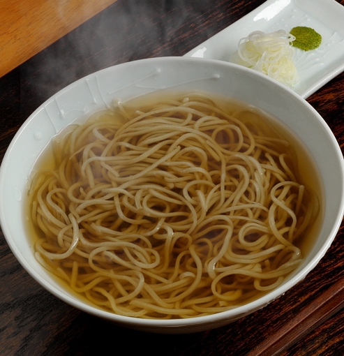 一杯の「かけ蕎麦」で店主の技量がわかってしまうのはなぜか？【片山虎