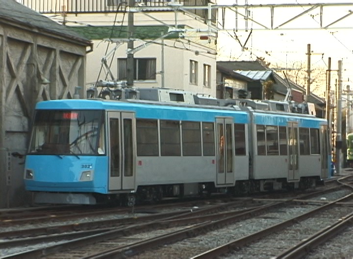 新製試運転を終え入庫する302編成／2000年3月1日 上町車庫 | がんばれ