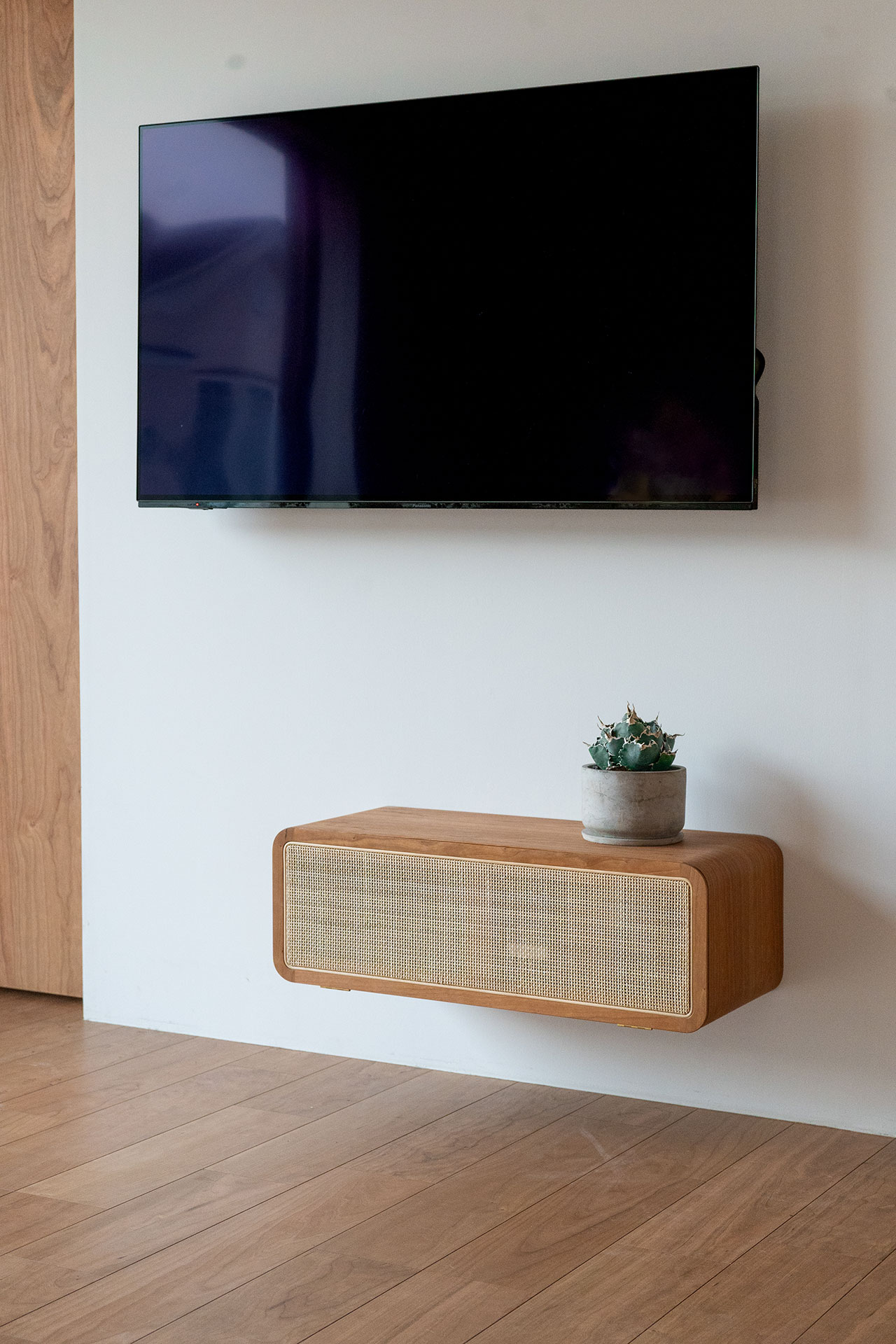 AVボード | チェリー/籐 | 高品質ハンドメイド家具 | SINRA FURNITURE