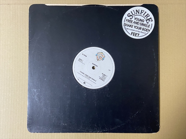 Sunfire – Young Free & Single / Shake Your Body – s25232