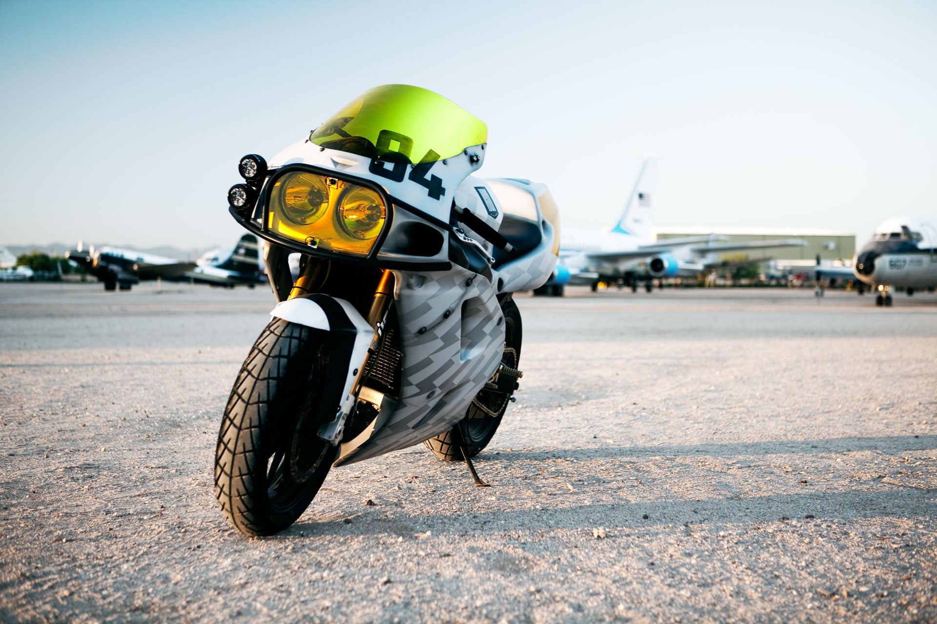 Kawasaki ZX-7 by Icon 1000