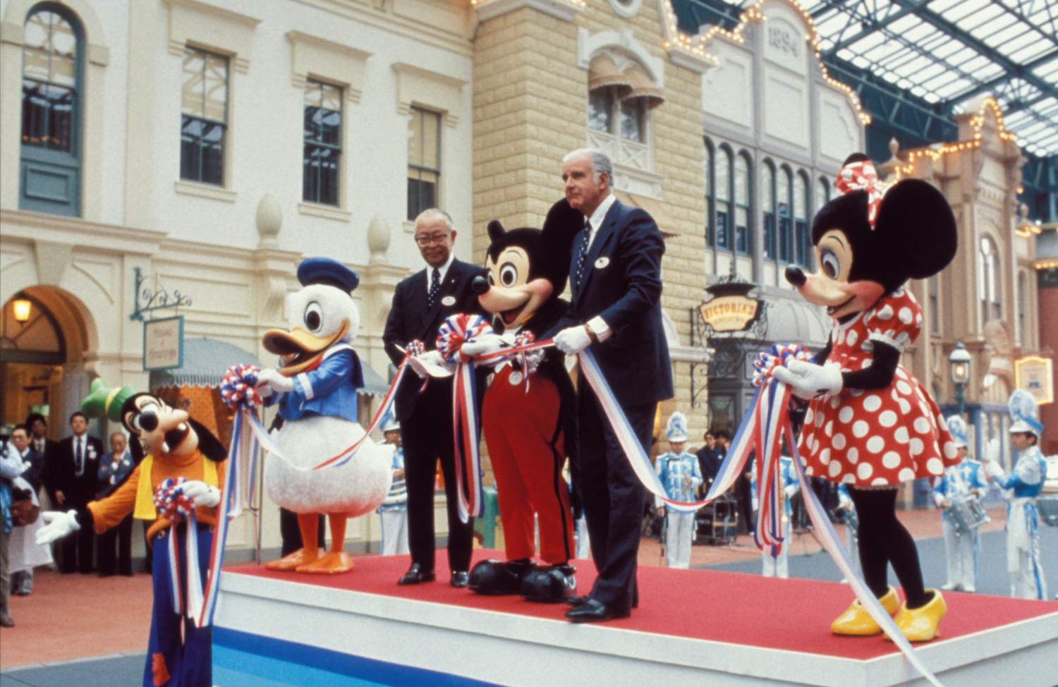 OUR STORY - Walt Disney Imagineering