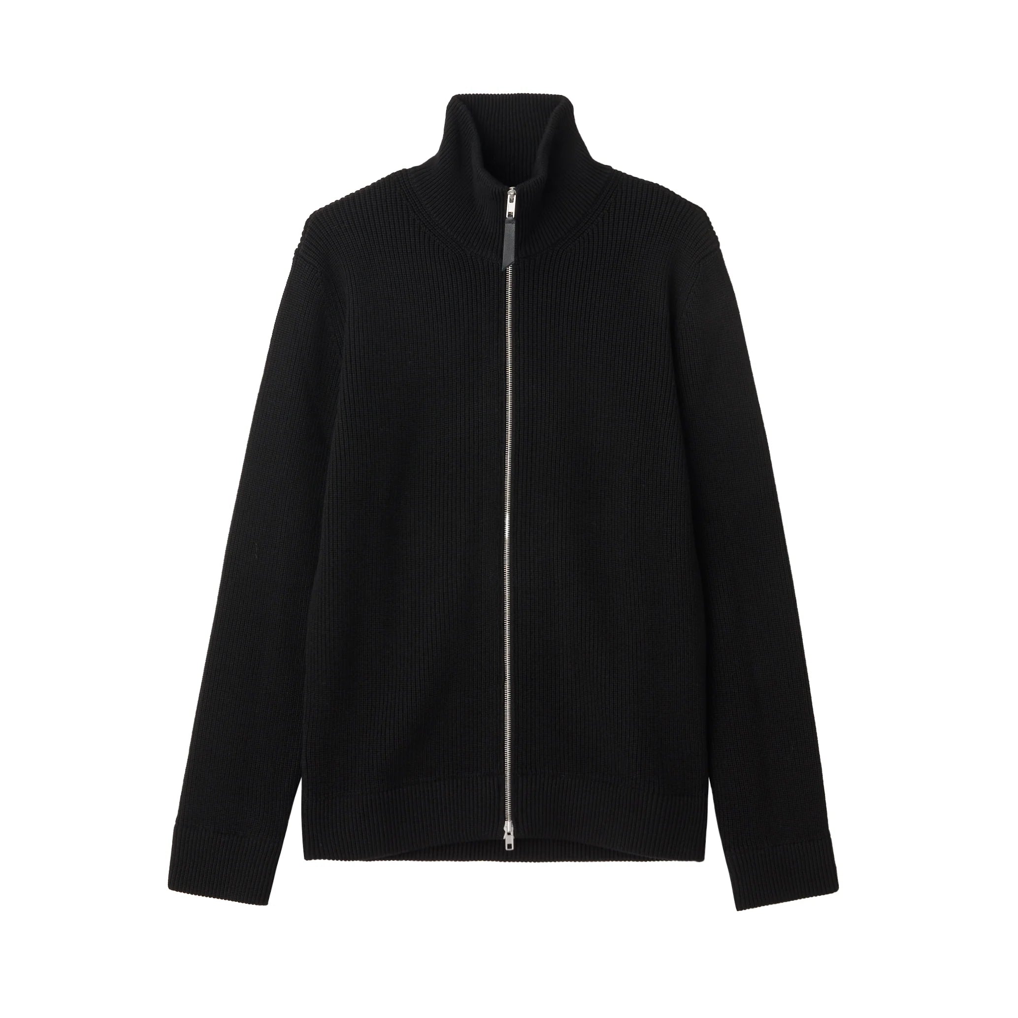 着心地とデザインを兼ね備えた万能アイテム。合わせるアイテムを選ば