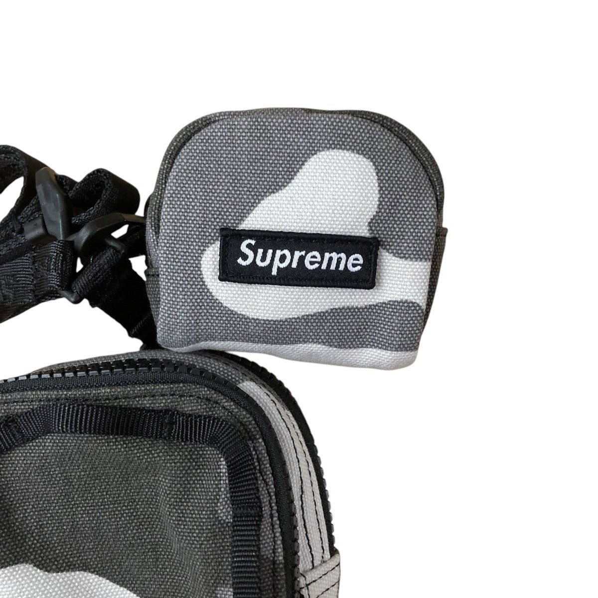 Supreme(シュプリーム) カモショルダーバッグ｢Camera Bag + Mini Pouch
