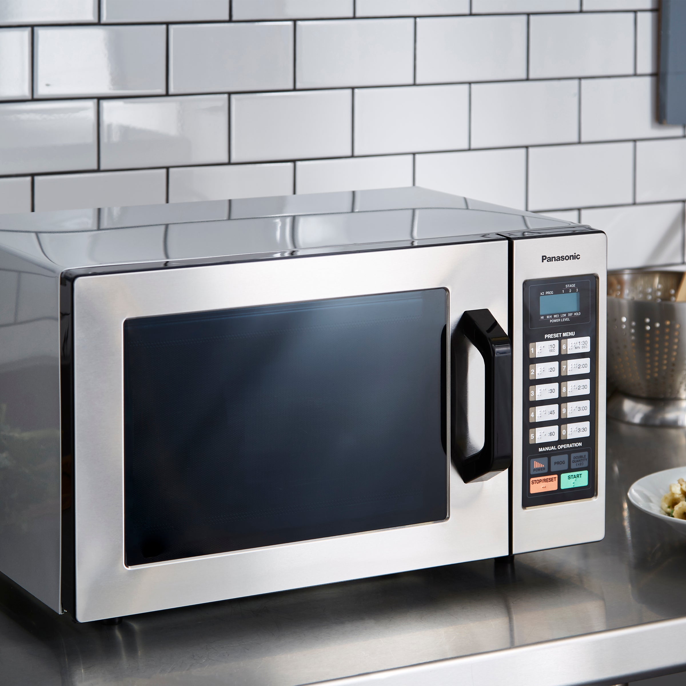Panasonic Light Duty Commercial Microwave Oven 1000 Watts and 10