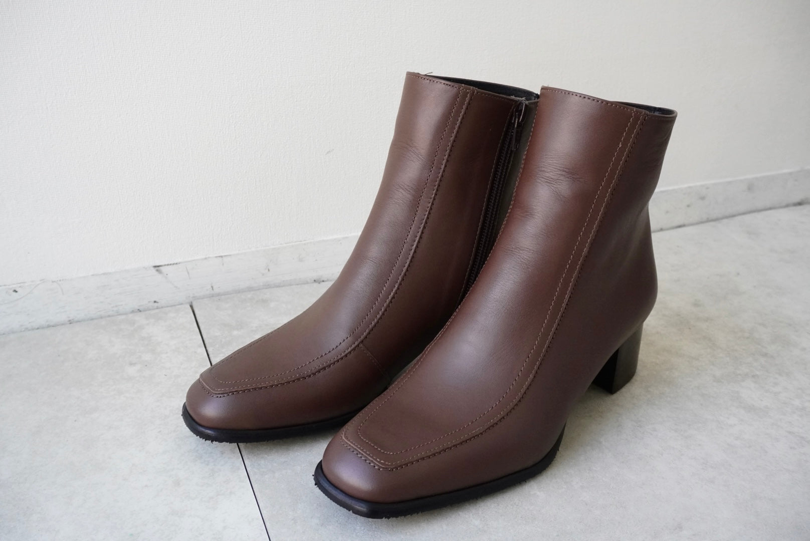 z-9 スクエアトゥショートブーツ／マロンブラウン – ZUCCOTTO