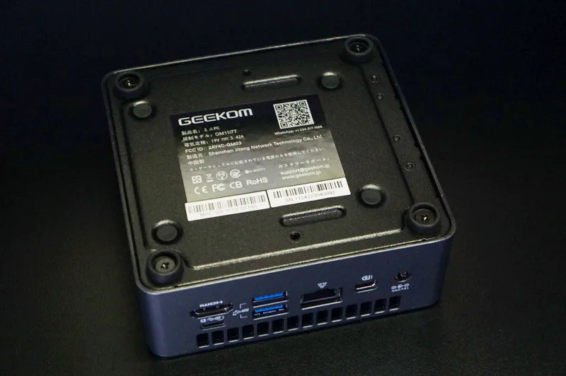 超小型ミニPC GEEKOM Mini IT11のレビュー！i7-11390H/32GB/1TBで液晶