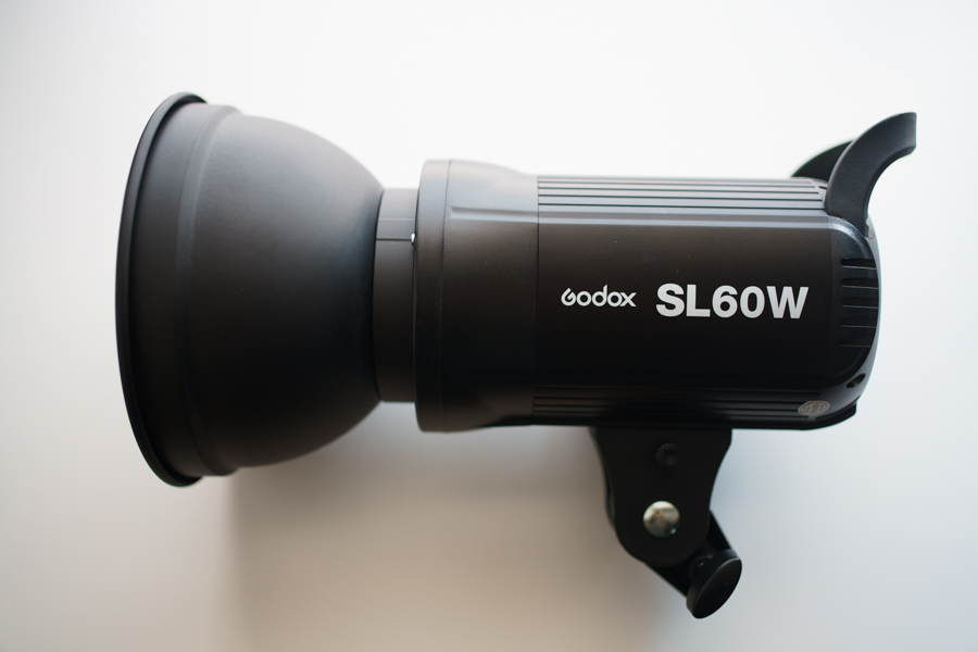 写真や動画撮影時におすすめの定常光『Godox SL60W』レビュー | 関西