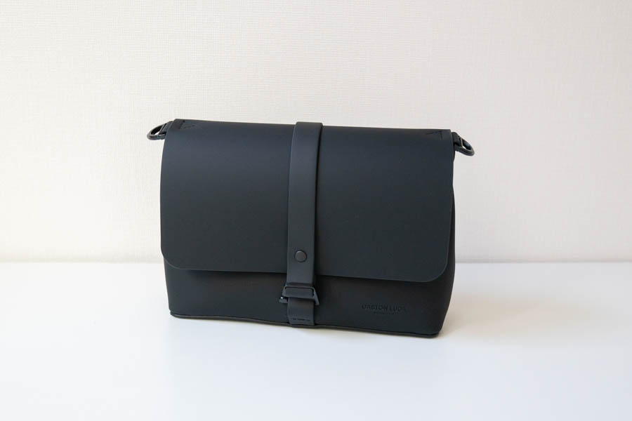 ガストンルーガのクロスボディバッグ『Spläsh Crossbody Bag Black