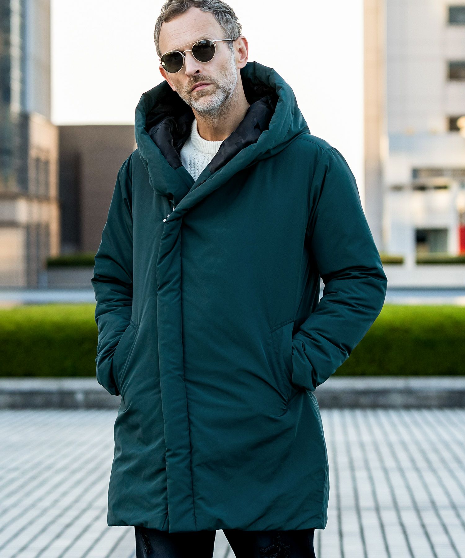 AKM Contemporary(エイケイエムコンテンポラリー)ダウンラップコート