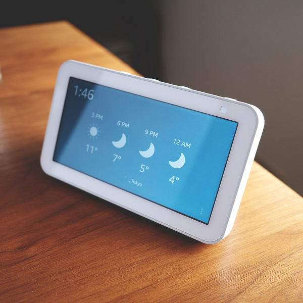 echo show 5 第2世代(ホワイト) レビュー｜置時計代わりのつもりが意外