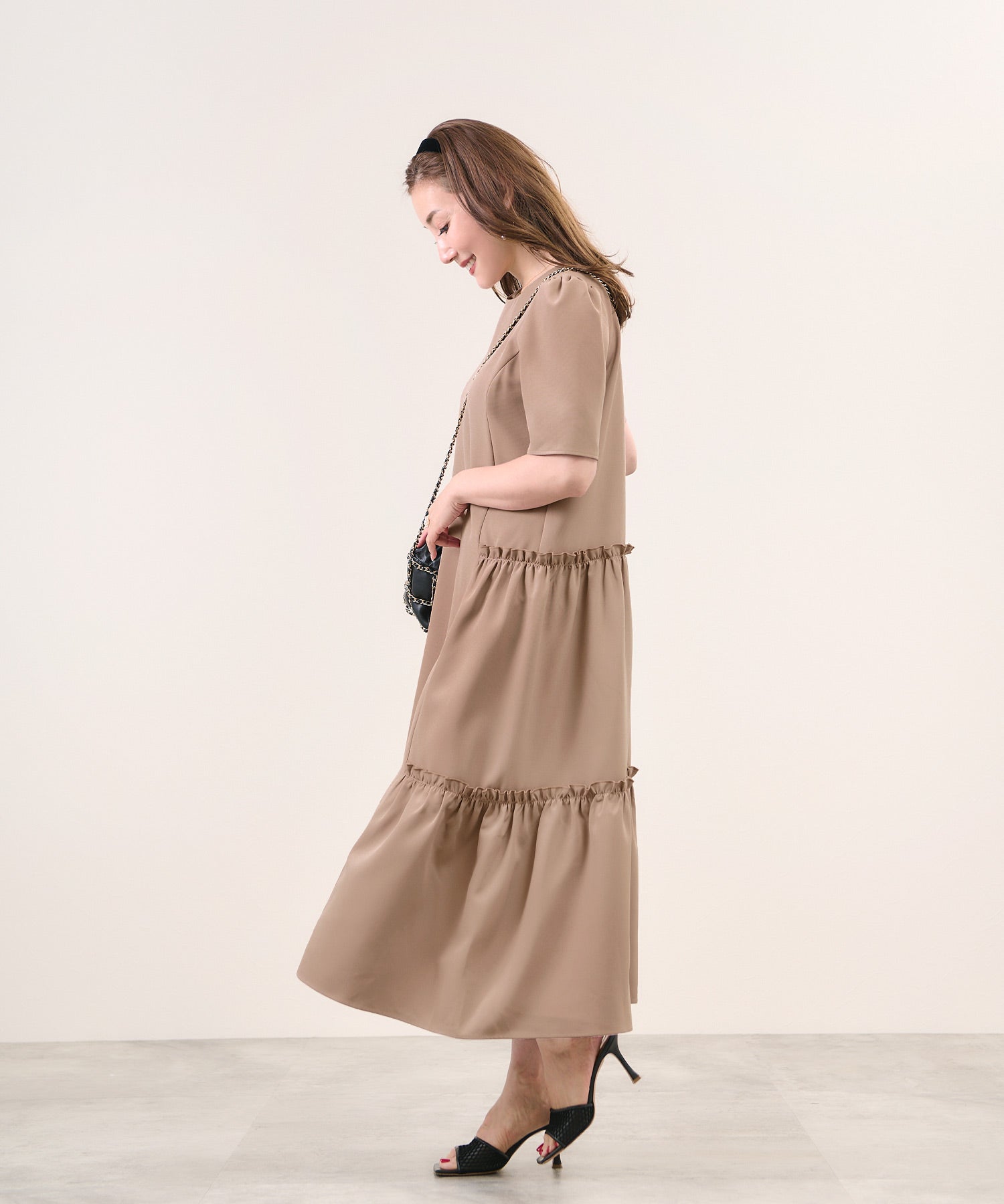 ティアード 半袖 ワンピース｜通勤、デート、ワンマイルウェア、授業