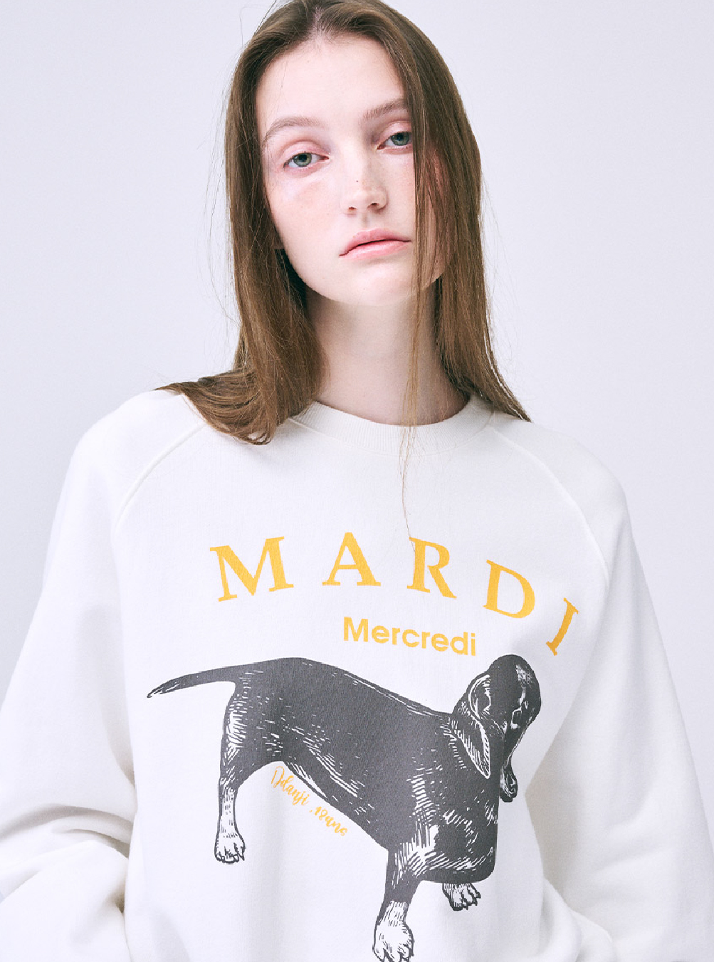 Sweatshirt Raglan Ddanji in White Tangerine by Mardi Mercredi