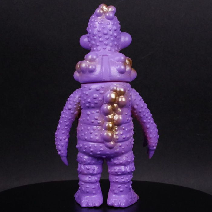 ブルマァクの幻の金型より「ライブキング」のミドルサイズも登場