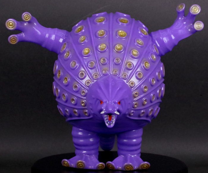 ギャラリー＆ショップ・墓場の画廊にマルサンの「タッコング」限定版が