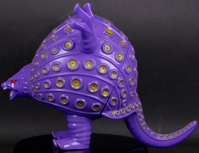 ギャラリー＆ショップ・墓場の画廊にマルサンの「タッコング」限定版が