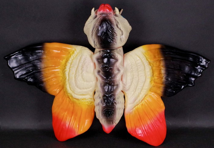 ブルマァクの「モスラ」が劇中をイメージした「オリジナルカラー」で