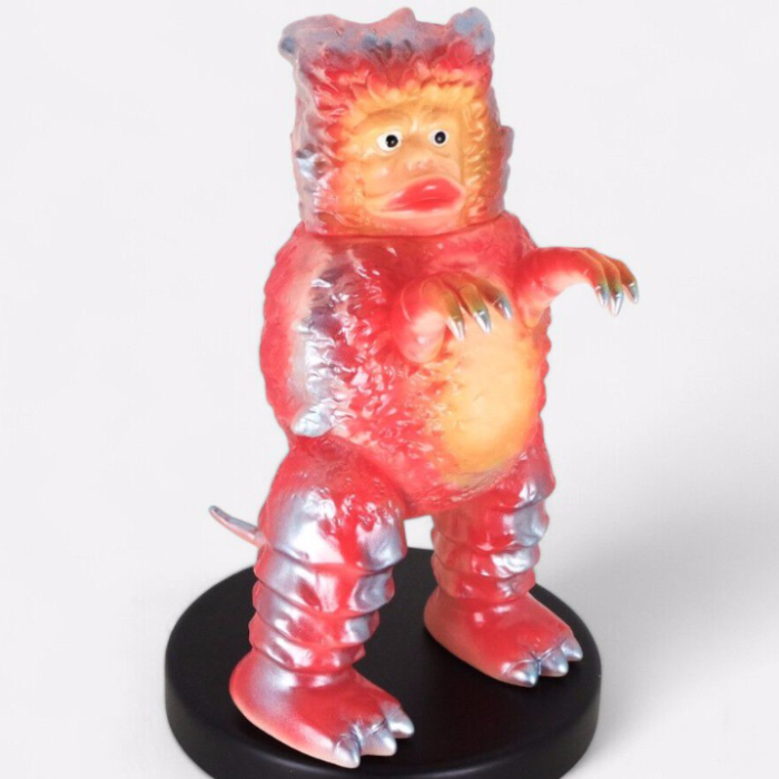 ブルマァク製「ピグモン」が人気の「レトロカラーレッド」で登場