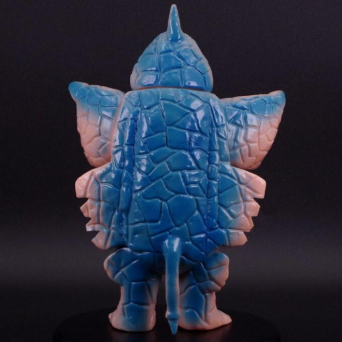 ブルマァクの「ベムスター」が「ブルー」で登場！ | sofvi.tokyo