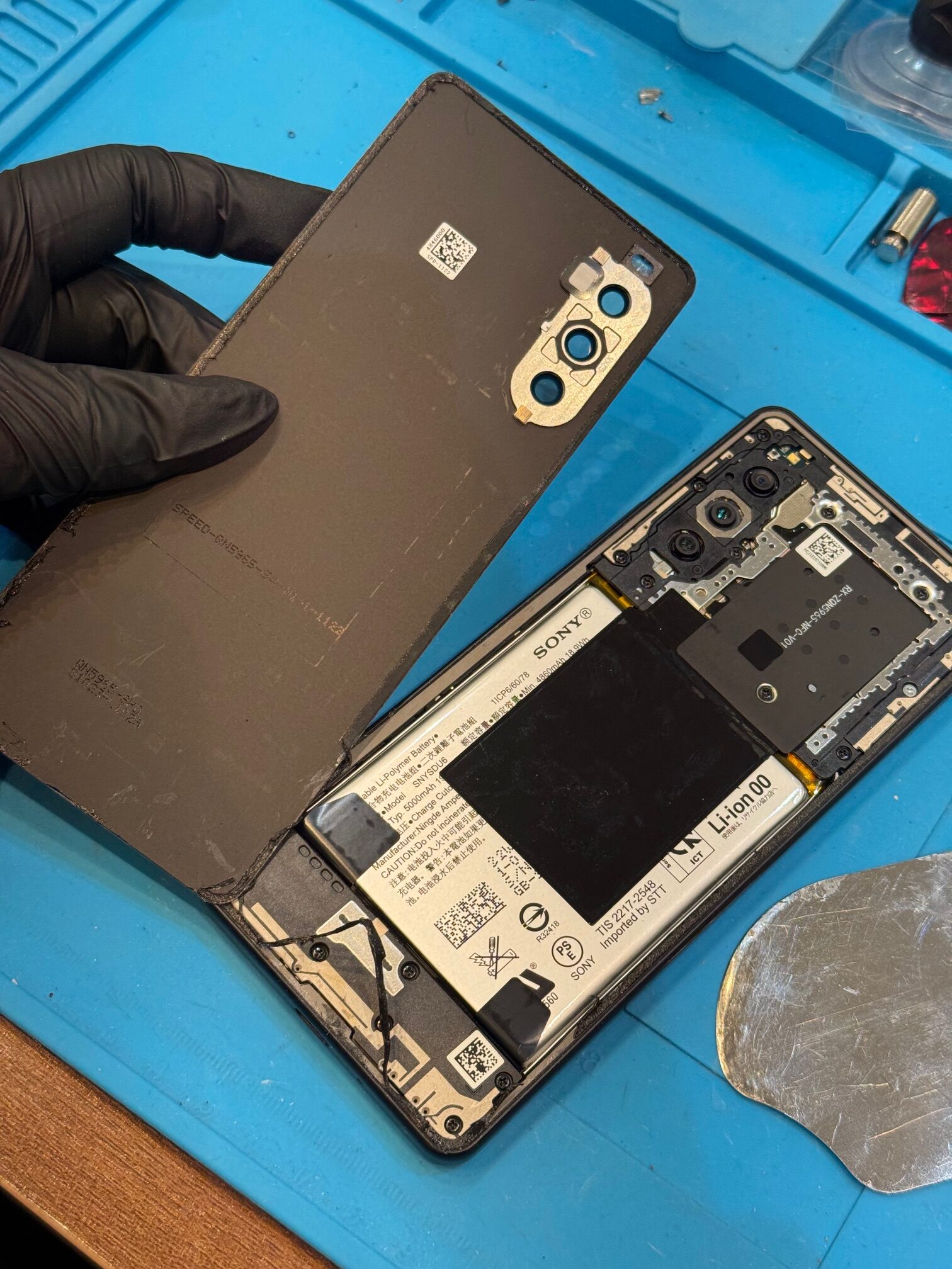 Xperia10Ⅳ(SO-52C)ブラックアウトによる画面修理【南城市からご来店