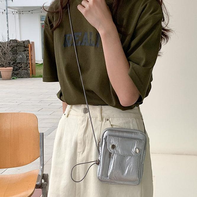 メタリックモードスマホショルダー【ジッパー、外ポケット付き