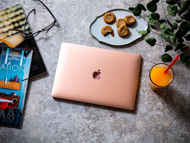 MacBook Air Retinaディスプレイ 13.3 MGND3J/A [ゴールド]の通販なら