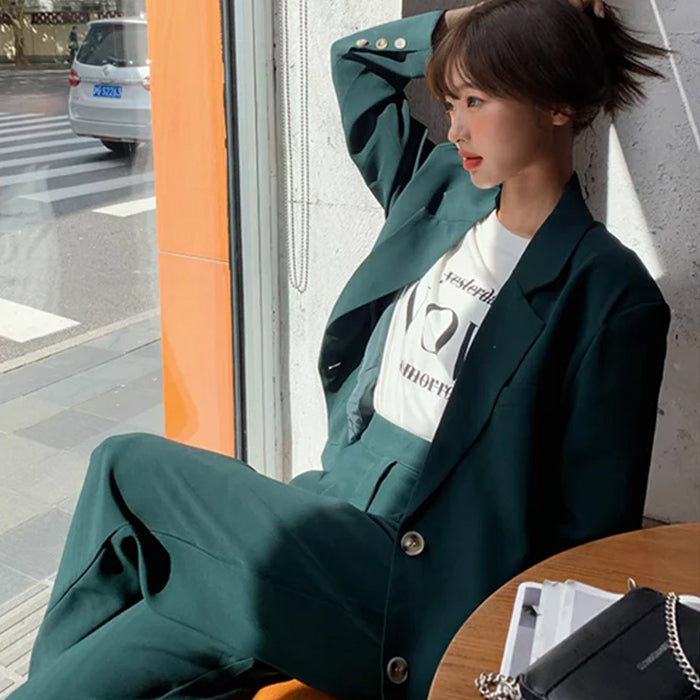 ダークグリーンセットアップスーツ（緑）こなれ感溢れる大人のハンサム