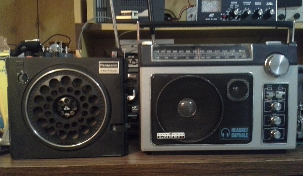 Mike's thrift store find: a Panasonic RF-888 | The SWLing Post