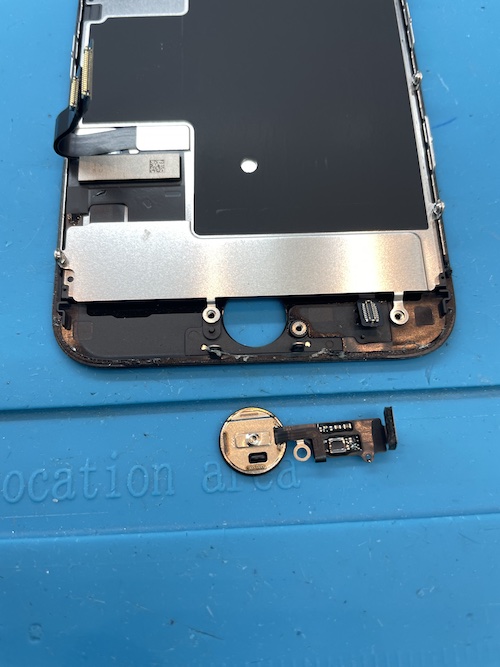 iPhone8/SE2/SE3ホームボタンが割れた場合の修理 | iPhone修理ダイワン