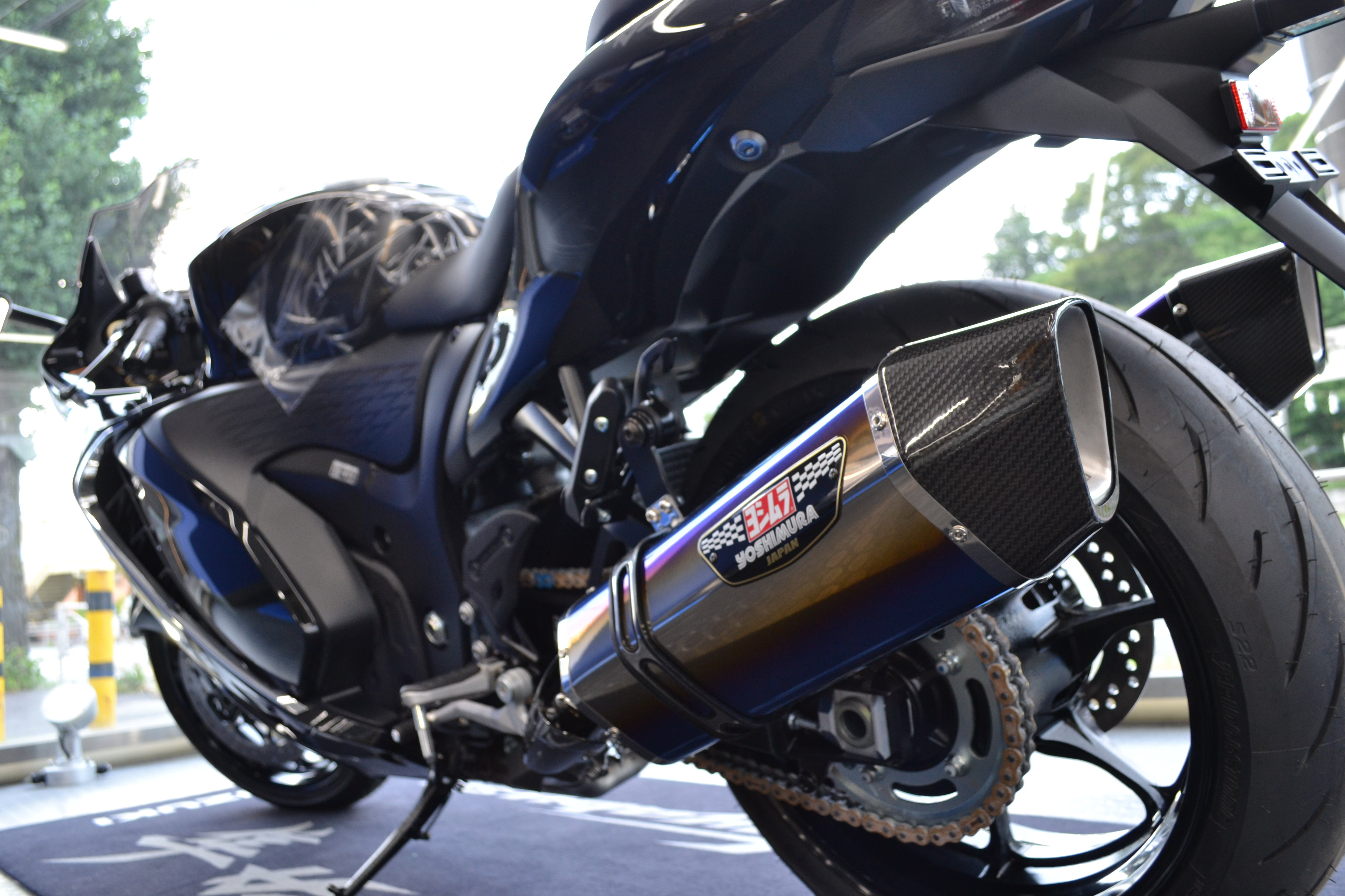 Hayabusa】ヨシムラスリップオンマフラー展示中！ | スズキワールド多摩