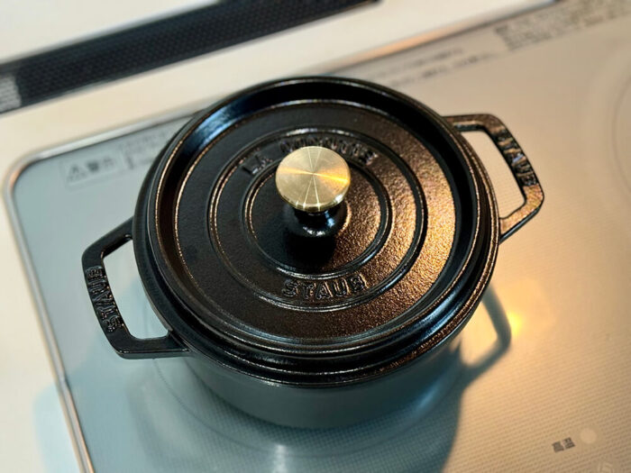 レビュー】ストウブ鍋18cmを購入。サイズや使い勝手、作った料理と