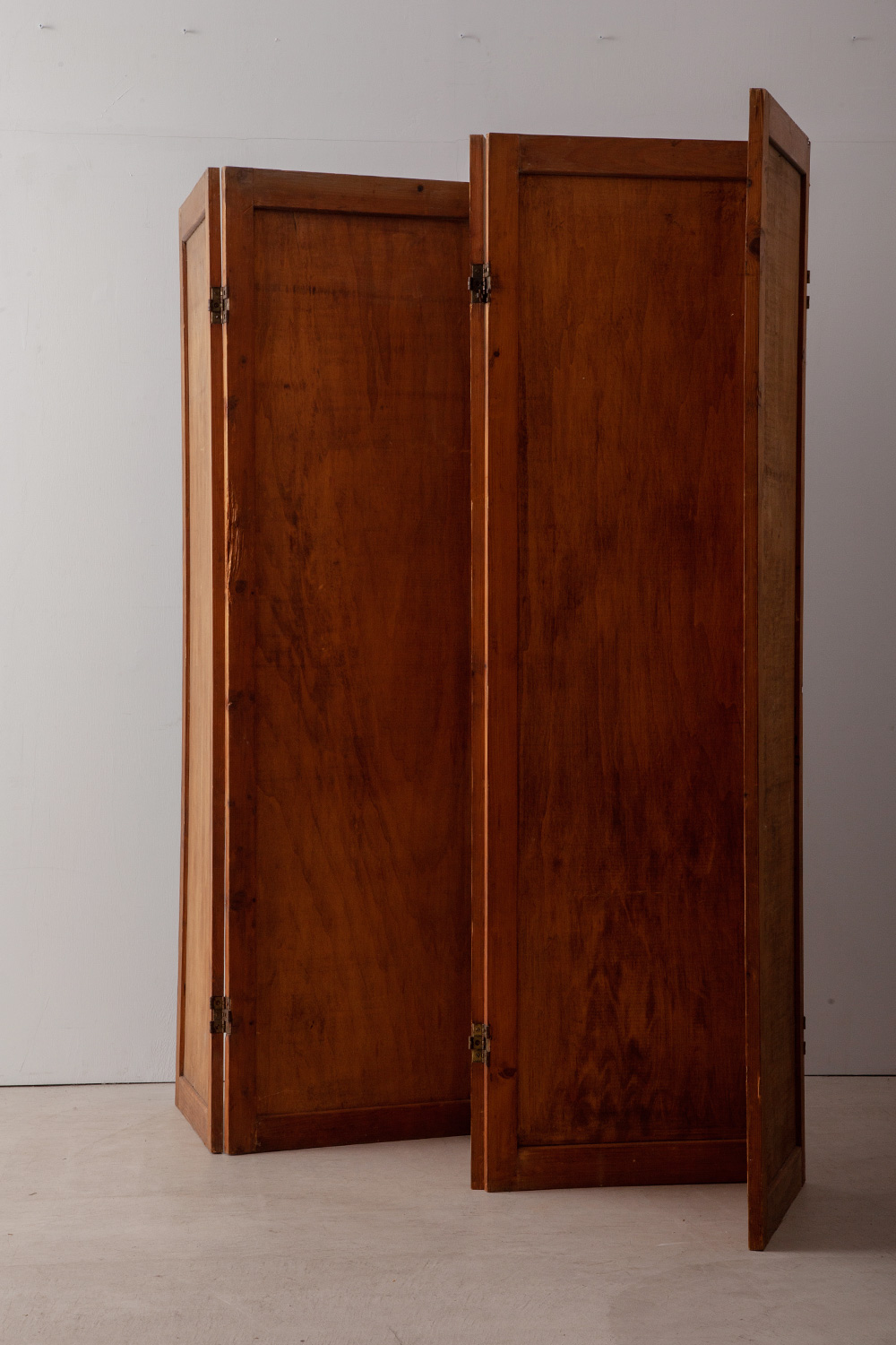 stoop | Vintage 5 Sheets Partition in Wood and Brass