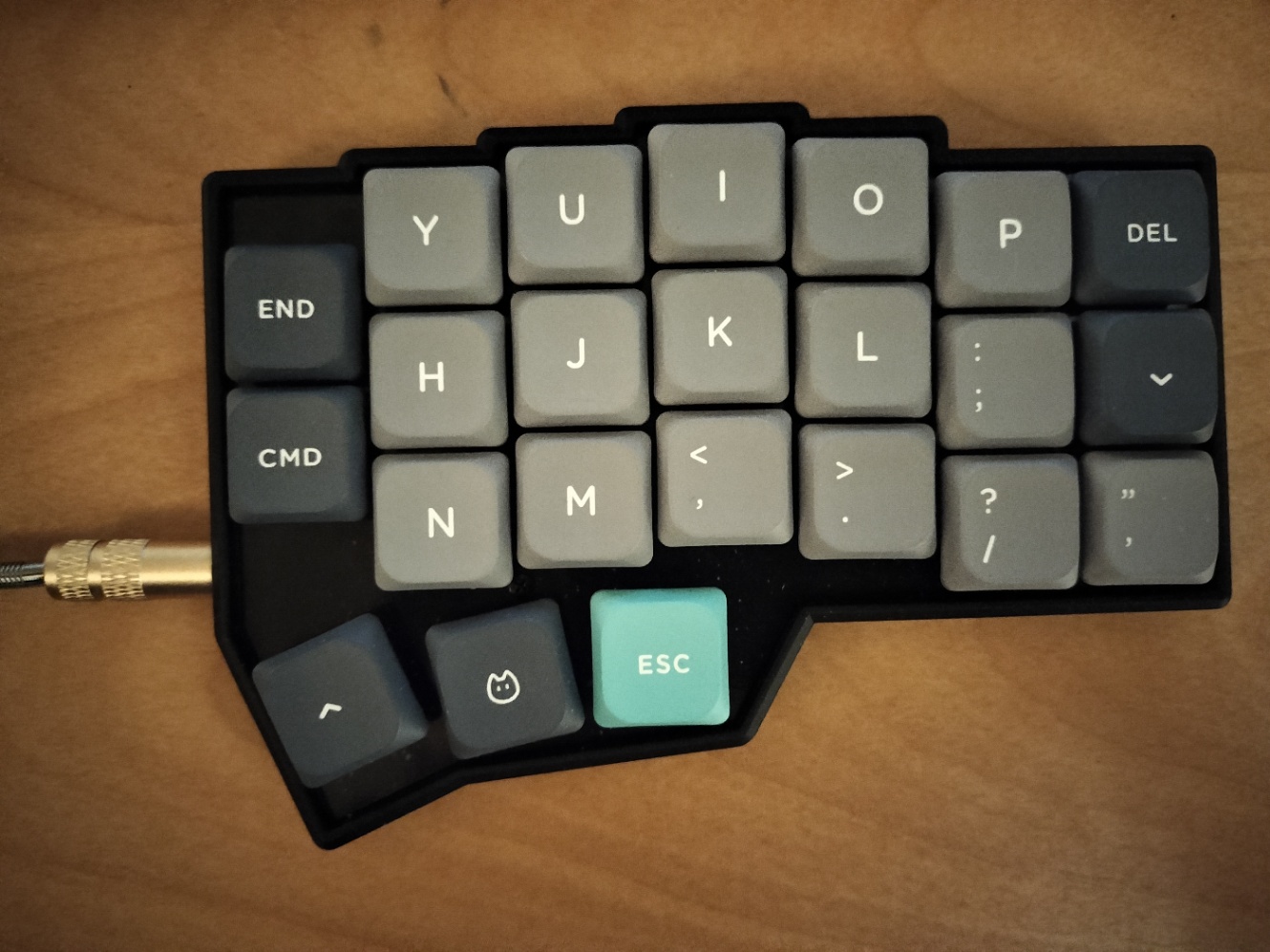 Corne v4でレイヤーごとにLEDを切り替える