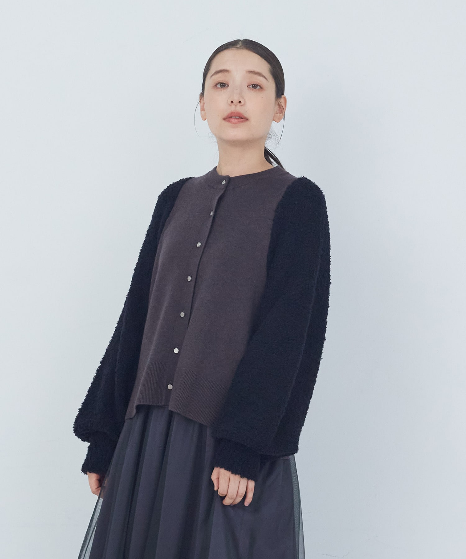 ウールナイロンブークレー×ウールセミ梳毛コンビカーディガン